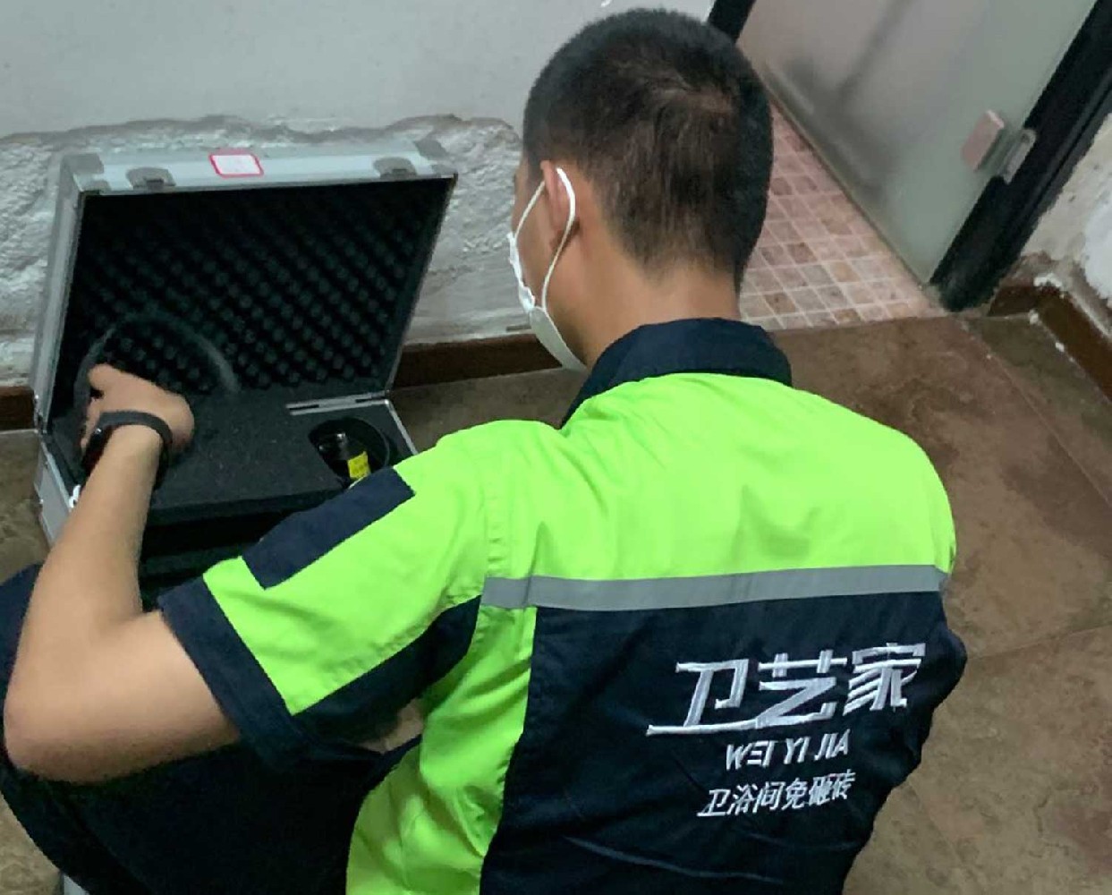 南昌附近防水补漏师傅电话号码，24小时上门维修服务